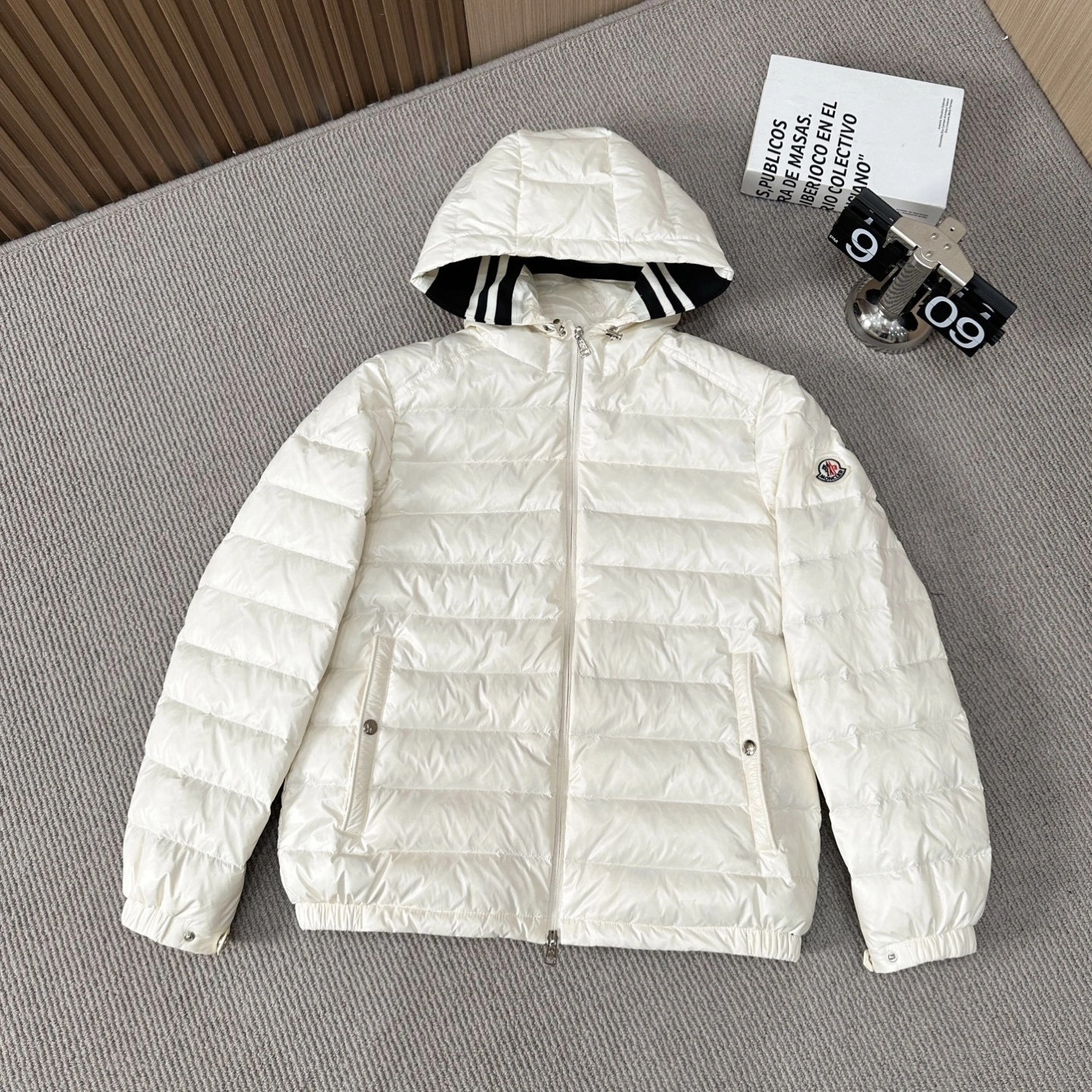 wg.luxury-- 7o9385r Down jacket duck down 2colour item:E-F501J1029-2H